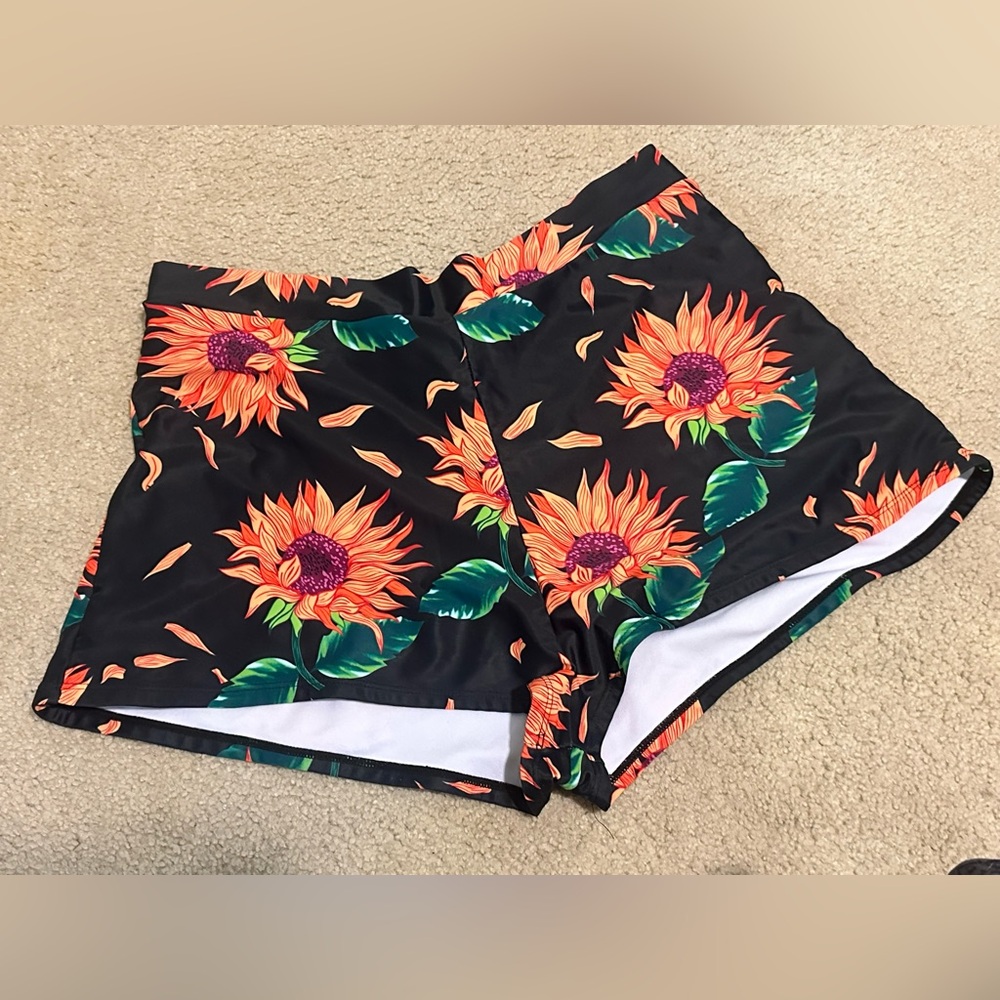 Plus size 2X sunflower swim shorts  women’s Black floral bathing suit Shorts